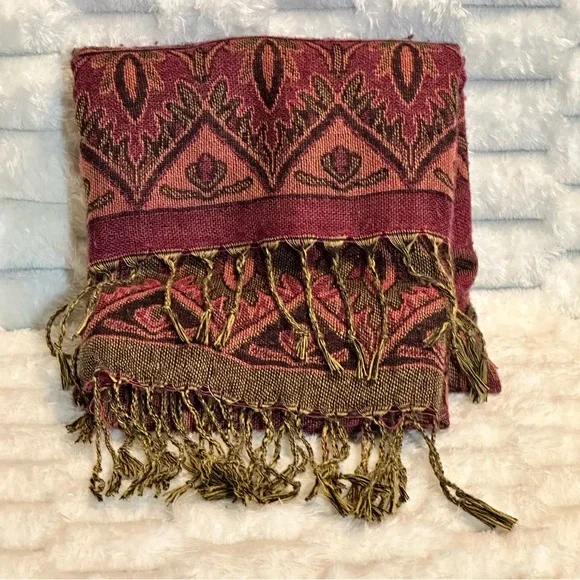 Women Elegant Paisley Scarf in Rich Burgundy and Olive - Picture 4 of 4